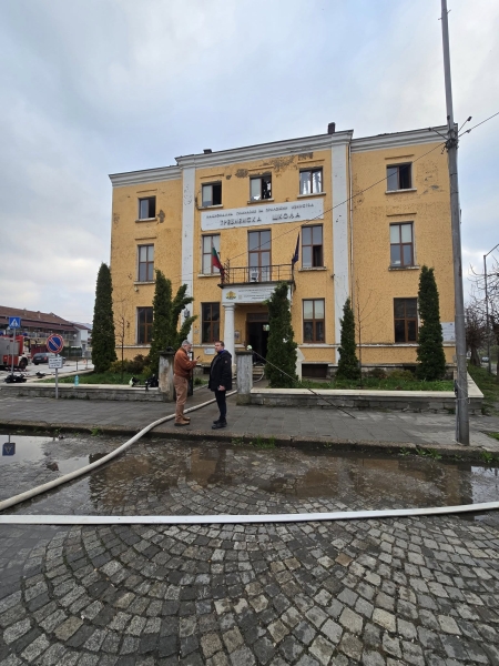В Трявна е събран щаб във връзка с пожара в НГПИ „Тревненска школа“