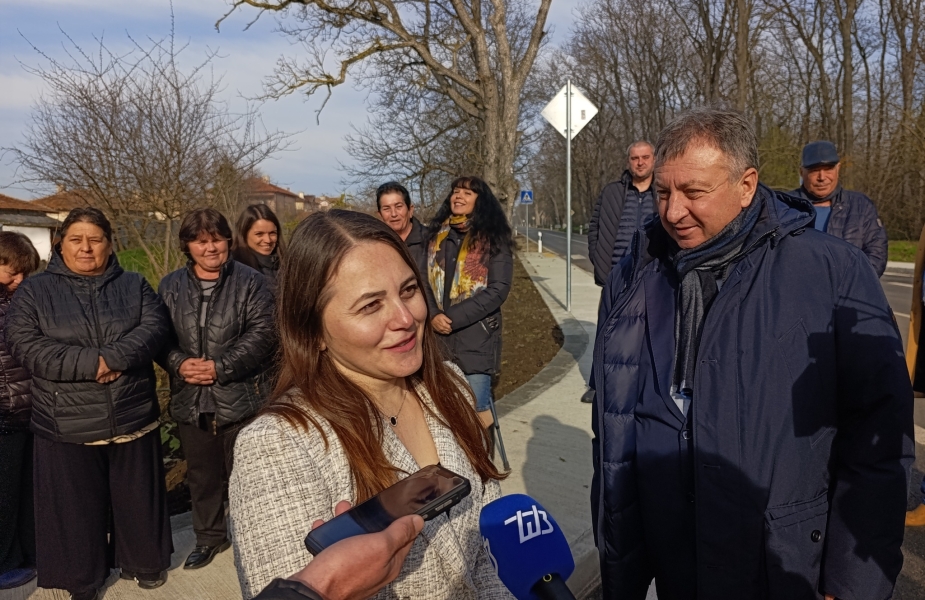 Кметът на Шумен откри ремонтирания път Царев брод - Коньовец