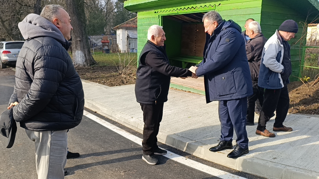 Кметът на Шумен откри ремонтирания път Царев брод - Коньовец
