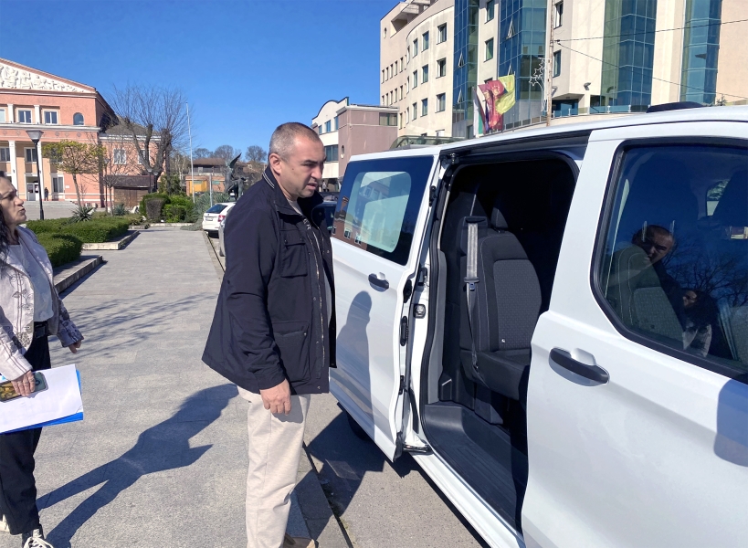 Община Луковит с нов електромобил за подпомагане на социалните услуги