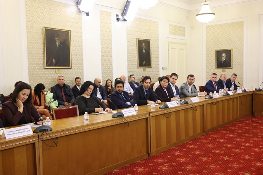 Обсъждане на възможностите за рационално използване на минералните извори в България